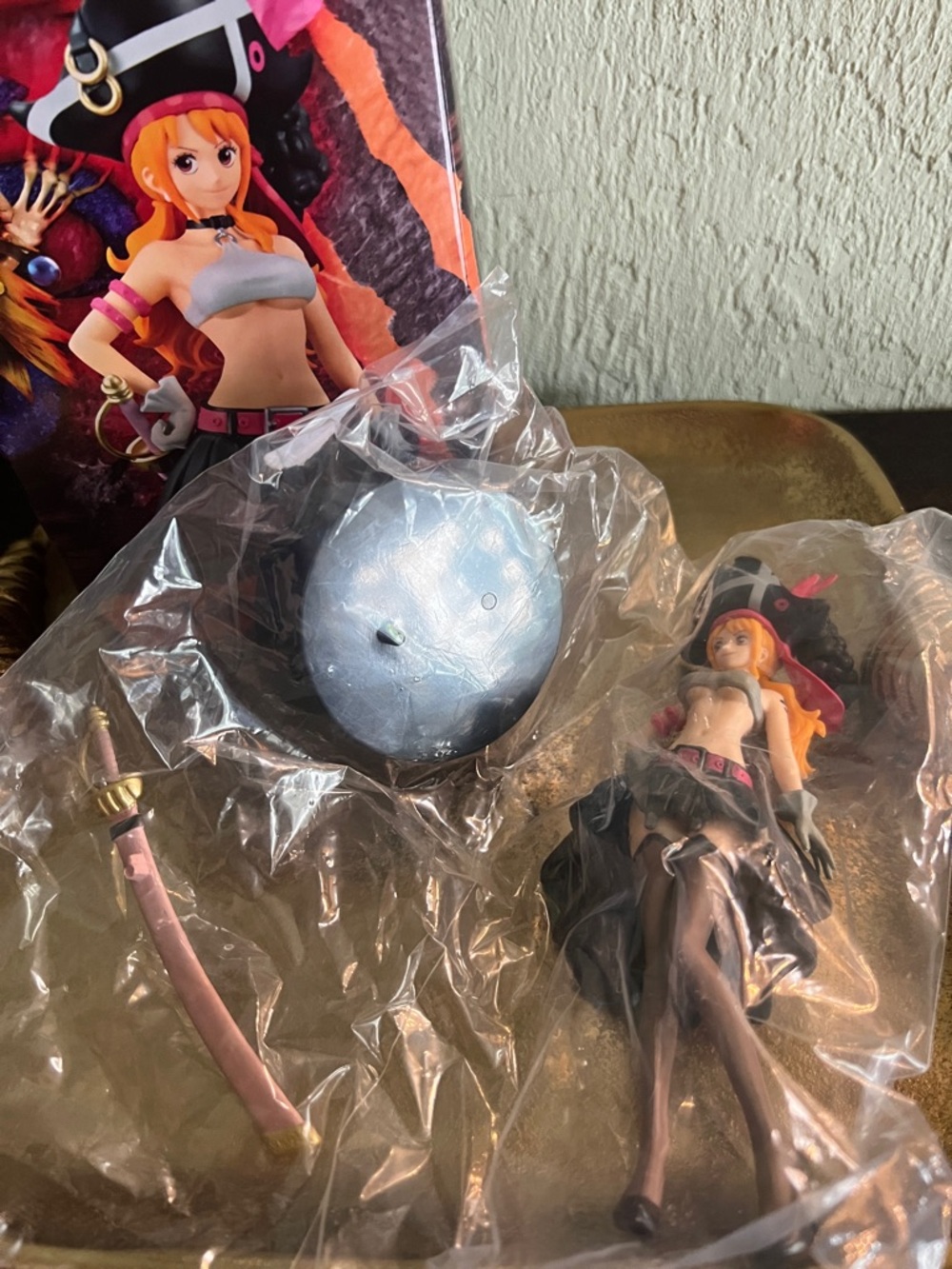 #1748**Anime Nami Pirate Warrior Figure - Pink & Black Outfit - Picture 4 of 11